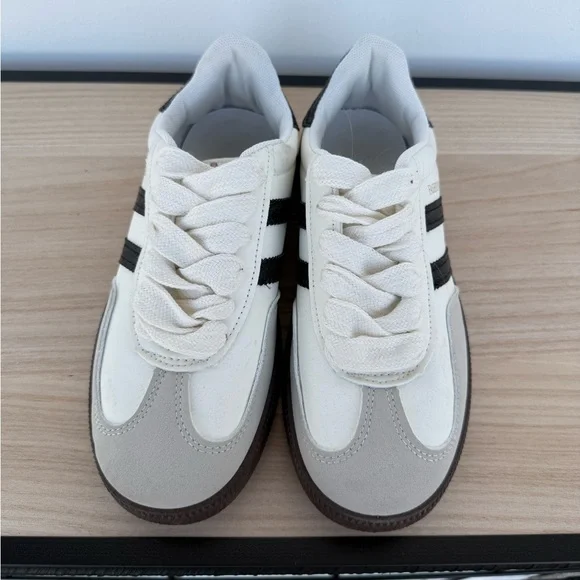 Striped sneakers - Picture 4 of 4